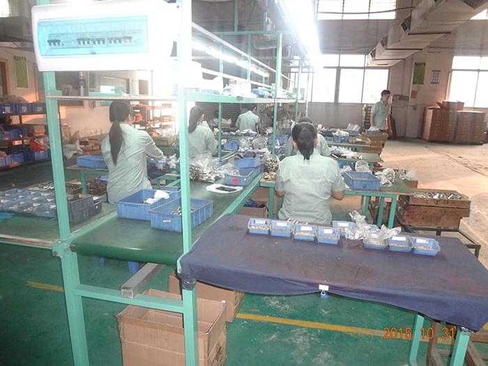 別墅門鎖生產車間