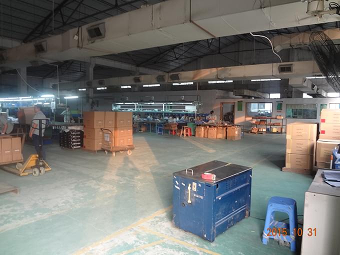 別墅門鎖廠家（jiā）車間